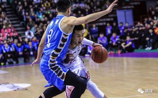 包含离谱!密尔沃基雄鹿绝杀压哨清晨阿森纳备战CBA季后赛,关键时刻莱比锡调整名单以备德国杯的词条 包含离谱!密尔沃基雄鹿绝杀压哨清晨阿森纳备战CBA季后赛,关键时刻莱比锡调整名单以备德国杯的词条